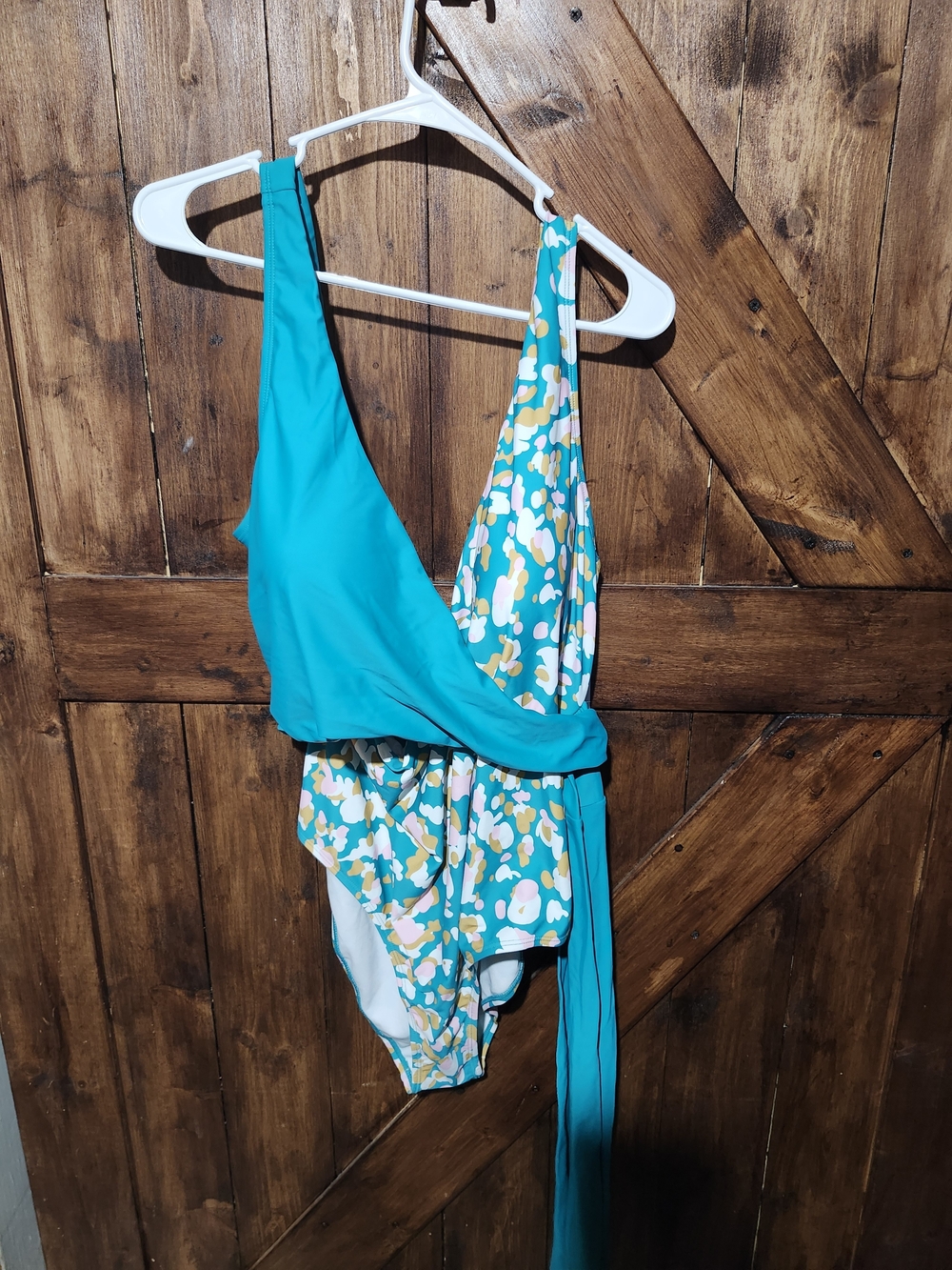 Teal Criss-Cross One Piece Floral Print Swimsuit 4X NWT